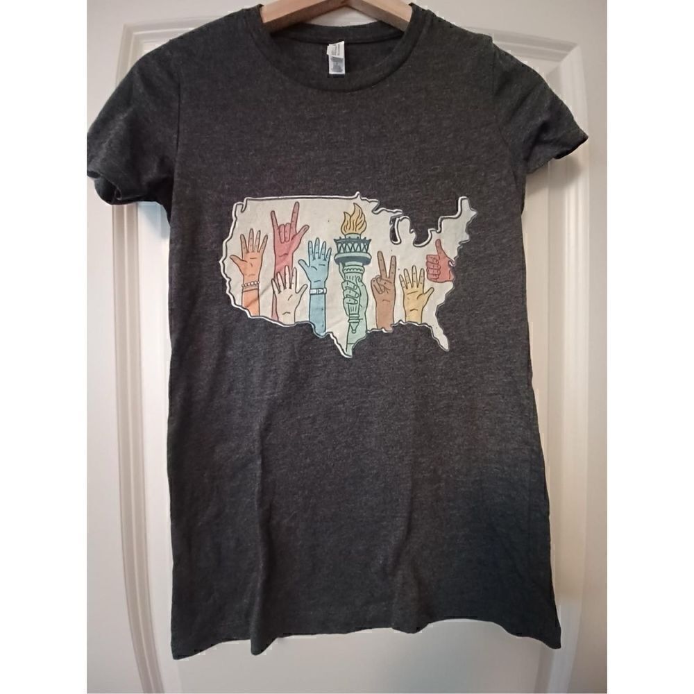 Unity Women's T-shirt size Small